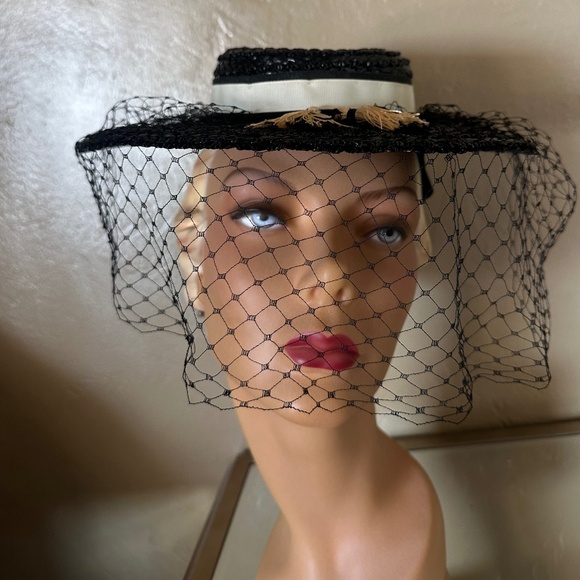 MARVELOUS 1940s\' BLACK STRAW TILT HAT WITH CREAM GROSGRAIN BAND/TASSELS + VEIL main image 13
